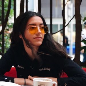 Meet your Posher, Ana